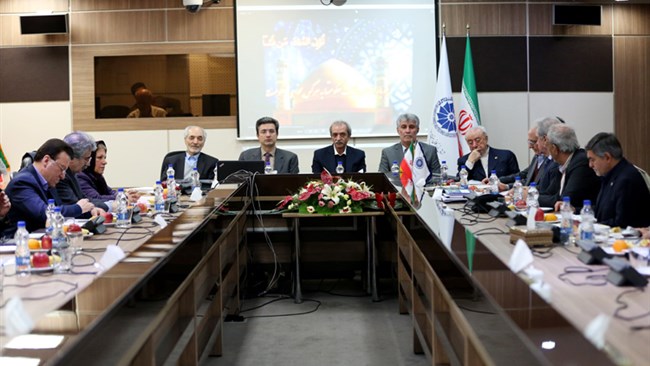 نشست هیات رئیسه اتاق ایران با روسای اتاق‌ها و شوراهای مشترک عصر دوشنبه برگزار شد.