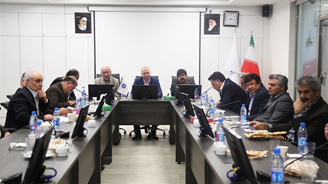 بهرام شکوری، رئیس کمیسیون معدن و صنایع معدنی اتاق ایران بر این باور است که برای جهش در تولید و اشتغال‌زایی باید روند خصوصی‌سازی را تسریع بخشیده و در این رابطه به‌جای انتقال مالکیت، مدیریت را به بخش خصوصی سپرد.