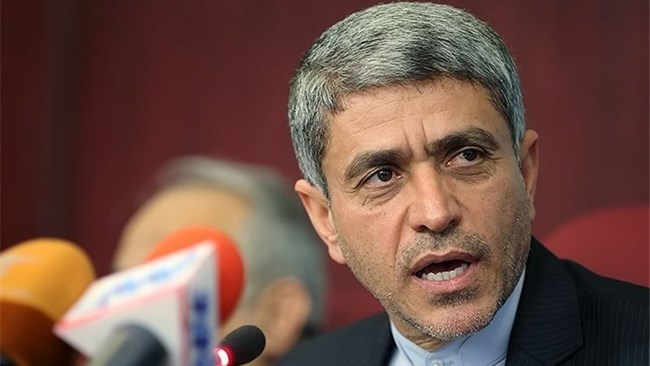 علی طیب‌نیا، وزیر اقتصاد در نمایشگاه بورس، بانک و بیمه به دستاوردهای اقتصادی دولت اشاره و برنامه‌های سال 96 را تشریح کرد.