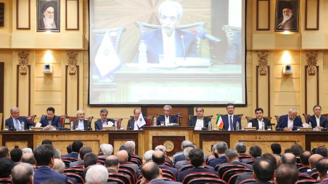 رئیس اتاق ایران در نخستین نشست هیات نمایندگان اتاق ایران در سال جدید، از لزوم ائتلاف سازی بین دولت و بخش خصوصی به منظور تحقق اصلاحات اقتصادی سخن گفت.