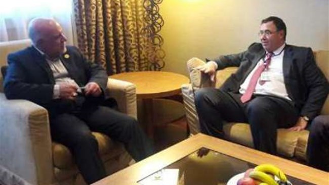 بیژن نامدار زنگنه، وزیر نفت ایران امروز در وین با پاتریک پویان، مدیر عامل شرکت توتال فرانسه دیدار و گفت و گو کرد.