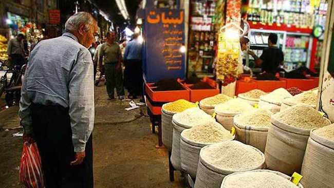 گزارش بانک مرکزی از متوسط قیمت مواد خوراکی در تهران نشان می‌دهد که در هفته نخست ماه مبارک رمضان،قیمت  4 گروه کالایی با افزایش مواجه شده،  4 گروه کالایی کاهش قیمت را تجربه کرده‌ و قیمت 3گروه کالایی نیز بدون تغییر بوده است.