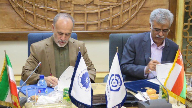 اتاق مشترک ایران و عمان و صندوق ضمانت صادرات ایران با هدف گسترش مناسبات میان تجار ایران و عمان، صدور خدمات فنی و مهندسی به این کشور و توسعه صادرات غیرنفتی تفاهمنامه همکاری امضا کردند.