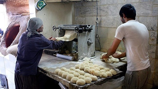 رئیس دفتر بهبود تغذیه وزارت بهداشت می‌گوید: سبوس در آردهای نانوایی ۱۸ تا ۲۱ درصد کاهش پیدا کرده است و این اقدام بر سلامت مردم تأثیرات منفی زیادی دارد.