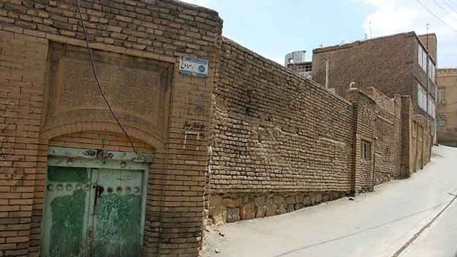 وزیر راه و شهرسازی، سیاست‌ها و برنامه‌های بازآفرینی شهری را برای اجرا به استانداران ابلاغ کرد.