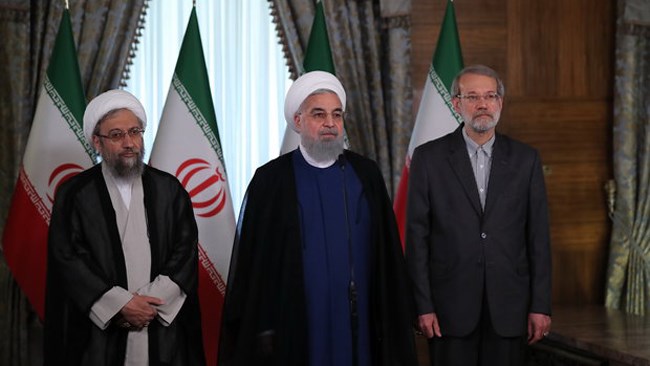 روحانی در پایان نشست امروز سران سه قوا گفت: با چارچوبی که برای بازگشت ارز صادرات به کشور تعیین شده، راه‌حل مطمئنی برای درآمدهای ارزی کشور پیش‌بینی شده است و این راه مطمئن را ادامه می‌دهیم.