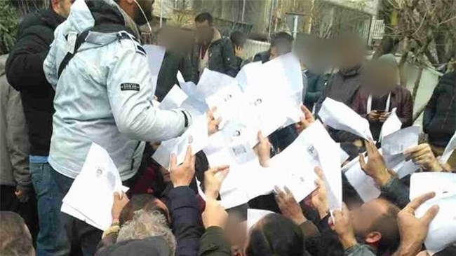 یک مقام آگاه می‌گوید: هزار و ۲۲۵ حساب متعلق به ۸۶ قاچاقچی ارزی با مجوز مرجع قضایی  مسدود شده که مجموع گردش مالی آنها 53هزار میلیارد تومان بوده است.
