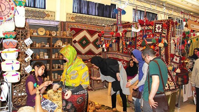 بیست و نهمین نمایشگاه ملی صنایع‌دستی از تاریخ 15 تا 18 اسفندماه سال جاری در محل دائمی نمایشگاه‌های بین‌المللی شهر تهران (سالن‌های 5 و 13) برگزار می‌شود.
