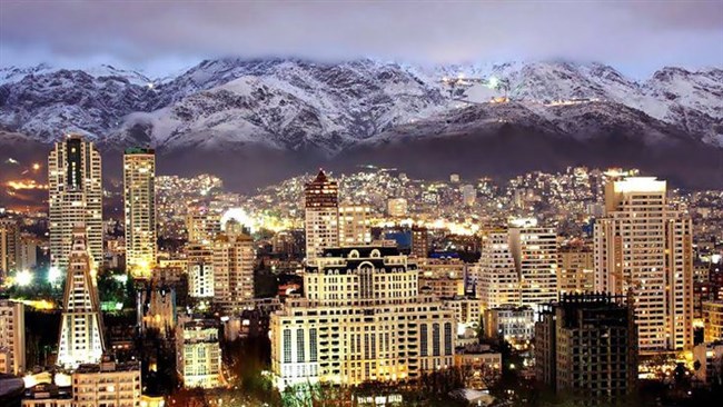 از مجموع 18.12میلیون خانوار شهری کشور، ٨.١٣ میلیون خانوار در واحدهای مسکونی آپارتمانی و ٩.٩٧ میلیون خانوار در واحدهای مسکونی غیر آپارتمانی زندگی می‌کنند و ٠.٠١ میلیون خانوار در سایر انواع واحدهای مسکونی (چادر، کپر، آلونک، زاغه) زندگی می‌کنند.