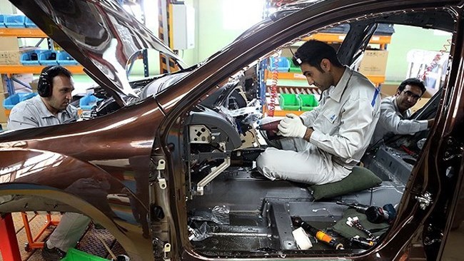 اعمال استانداردهای 85 گانه خودرویی در حالی با موضع‌گیری خودروسازان و شایعاتی درباره تعدیل این استانداردها مواجه شده که رئیس سازمان ملی استاندارد می‌گوید اجرای آن پابرجاست.