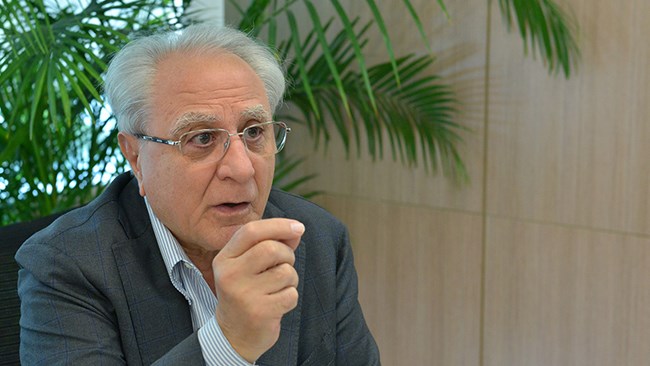 نایب رئیس کمیسیون بازار پول و سرمایه اتاق تهران می گوید: قیمت واقعی دلار در اقتصاد زمانی بدست می آید که همه شاخص های اقتصادی در تعادل است و اقتصاد شرایط ملایم و متوازنی را می گذراند.