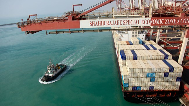 وزیر راه و شهرسازی به سازمان بنادر و دریانوردی دستور داد که تعرفه و قیمت خدمات ارائه شده در بنادر کشور به کالاهای صادراتی یا لاینرهای بین‌المللی را کاهش دهد.
