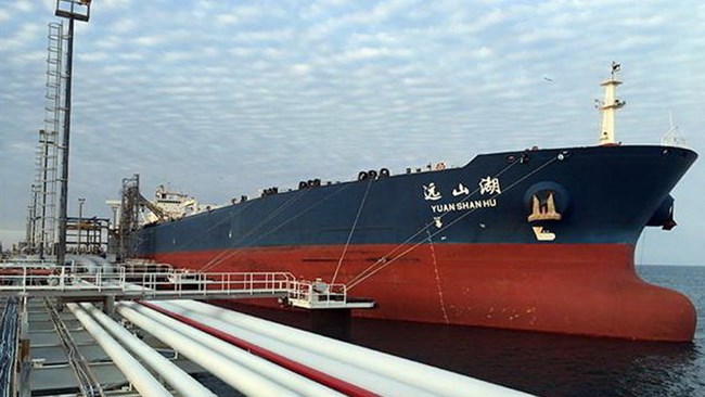 چین بزرگ‌ترین خرید نفت ایران است و گفته می‌شود درخواست آمریکا برای توقف خرید نفت از ایران را رد کرده است.