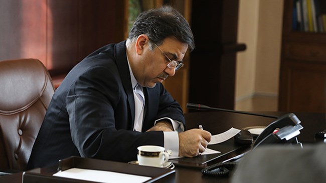 عباس آخوندی، وزیر راه و شهرسازی در یادداشتی تحت عنوان راهکارهای تعادل بخشی به بازار مسکن در شرایط اقتصادی و سیاسی جاری پرداخت و نوشت: معمولاً در زمان‌هایی که بازار ملتهب است، گرایش عمومی به سمت اتخاذ تصمیمات هیجانی است که نه‌تنها مشکلی را حل نمی‌کند بلکه گره‌های سخت‌تری را نیز پدید می‌آورد.