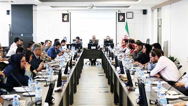 فعالان اقتصادی عضو اتاق ایران و عمان در جلسه آموزشی برای آشنایی با سامانه‌های جامع تجارت و نیما شرکت کردند.