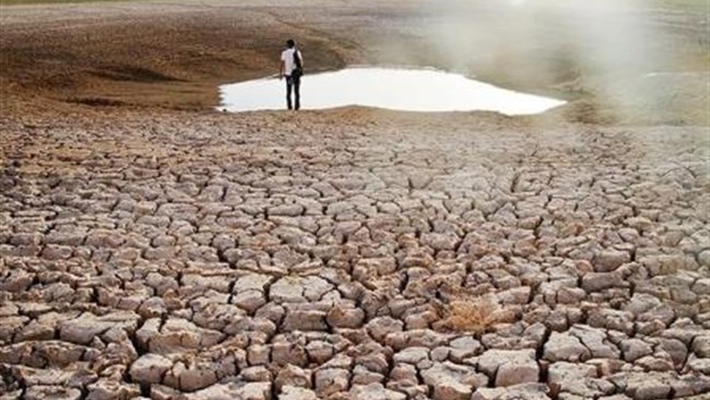 رئیس مرکز ملی خشک‌سالی و مدیریت بحران سازمان هواشناسی اعلام کرد: ۹۷ درصد مساحت ایران تحت تأثیر خشک‌سالی است و ۲۷ درصد جمعیت ایران تحت تأثیر خشک‌سالی بلندمدت قرار دارد.