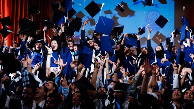 رئیس مرکز آمار ایران می‌گوید: بر اساس آخرین آمارهای مربوط به تحولات بازار کار، میزان بیکاری فارغ‌التحصیلان دانشگاهی به 40.5 درصد افزایش یافته است.