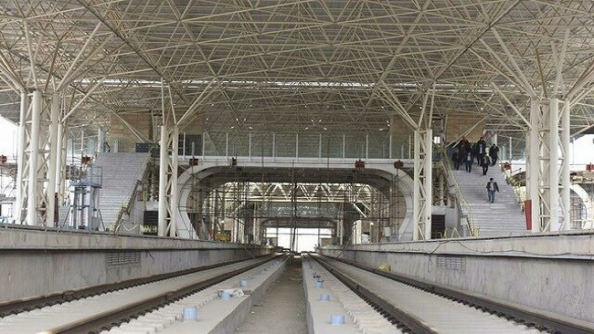 معاون وزیر راه و شهرسازی اعلام کرد قطار برقی گلشهر ـ هشتگرد برای انجام تست سرد آماده شده است.
