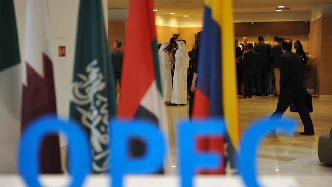 وزیر نفت کویت اعلام کرد تصمیم واشنگتن برای عدم تمدید معافیت‌ها برای واردات نفت ایران، موضوع اصلی دیدار اعضای اوپک در جده خواهد بود .