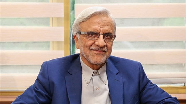 اصولا در اقتصاد آزاد موضوعی به‌نام نظارت وجود ندارد، بلکه مکانیسم بازار خود شرایط را بهبود می‌بخشد (درحال عادی و وفور) و صدالبته اقتصاد آزاد به اقشار فرودست در کوتاه‌مدت بی‌اعتنا است و می‌گویند نتیجه نهایی اقتصاد آزاد برخورداری همه خواهد بود؛ امری که در هیچ‌یک از اقتصادهای آزاد به تحقق نرسیده است‌‌.
