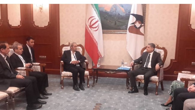 غلامحسین شافعی رئیس اتاق ایران در حاشیه رویدادهای هفته اوراسیا با تیگران سرکسیان، دبیر کل اتحادیه اقتصادی اوراسیا دیدار و گفت‌وگو کرد.