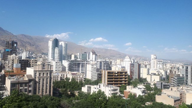 آمارهای بانک مرکزی از تحولات بازار مسکن شهر تهران در مهرماه از رشد 10 درصدی میانگین قیمت مسکن در این ماه حکایت دارد. با این میزان رشد، مجموع افزایش قیمت مسکن از ابتدای سال 99 تا کنون به 71 رسیده است.