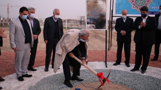 پروژه احداث ساختمان جدید اتاق اصفهان طی مراسمی با حضور رئیس اتاق ایران، رئیس سازمان توسعه تجارت ایران، مسئولان استانی، رئیس اتاق اصفهان و جمعی از فعالان اقتصادی آغاز شد.