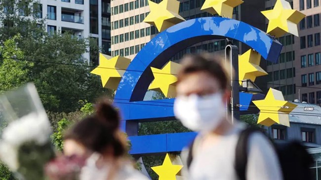 کارشناسان صندوق بین‌المللی پول در ارزیابی سالانه خود از شرایط اقتصادی منطقه یورو، توصیه‌های را برای عبور از بحران فعلی و بازگشت سریع‌تر اقتصاد منطقه یورو و همچنین اتحادیه اروپا به شرایط عادی مطرح کرده‌اند.