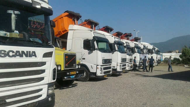تردد کامیون های حامل مواد سوختی ترانزیتی از خاک ایران به کشورهای همسایه که تا پایان سال ممنوع شده بود، زمان این ممنوعیت با تصمیم هیات دولت تغییر کرد.
