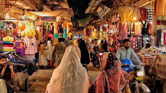 پاکستان، همسایه شرقی ایران گرچه سالانه بیش از ۶۰ میلیارد دلار واردات دارد؛ اما سهم محصولات ایرانی از تأمین نیاز بازار این کشور به کمتر از یک درصد می‌رسد.