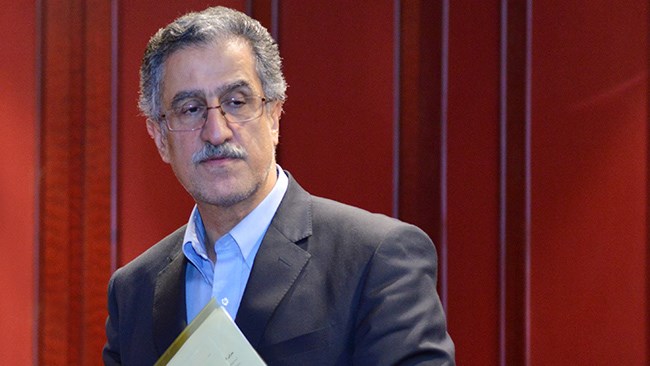 مسعود خوانساری رئیس اتاق تهران، در نامه‌ای به اسحاق جهانگیری، خواستار ارتقای سطح ریاست ستادهای استانی مقابله با کرونا به استاندارها شد تا تصمیمات این ستادها لازم‌الاجرا شود.