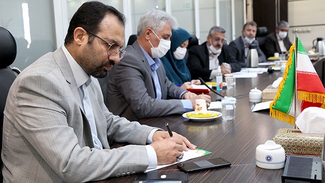 در نشست اخیر معاون امور بین‌الملل اتاق ایران، رئیس انجمن کشت فراسرزمینی، معاون مدیرکل امور بین الملل وزارت جهاد کشاورزی و نمایندگان‌ تشکل‌های بخش خصوصی در حوزه کشاورزی با مجید صابر سفیر ایران در قزاقستان، فرصت‌های همکاری ایران و قزاقستان در حوزه کشت فراسرزمینی بررسی شد.