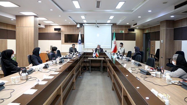 در نشست کمیسیون بازار پول و سرمایه اتاق ایران عنوان شد تا زمانی که شرایط پوشش ریسک فراهم نشود، درخواست تسهیلات ارزی از صندوق توسعه ملی به‌صرفه نخواهد بود.