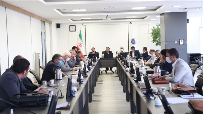 رئیس کمیسیون کشاورزی اتاق ایران در نشست این کمیسیون اعلام کرد: تشکیل میزهای تخصصی و تبدیل شدن به هاب کشاورزی منطقه از برنامه‌های کمیسیون کشاورزی در دوره جدید است.