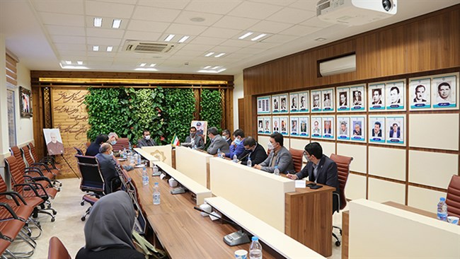 همکاری فعالان اقتصادی و اتاق بازرگانی با مجموعه شهرداری برای توسعه صنعت گردشگری، مهم‌ترین محور مورد بررسی در نشست فعالان اقتصادی با شهردار کرمان بود.