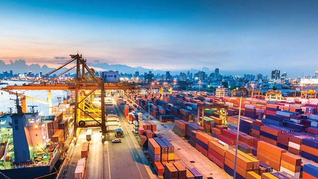 در پانزدهمین گزارش پایش تحولات تجارت جهانی، تحولات جهانی و منطقه‌ای مانند طرح کلان اقتصادی اروپا و توافق امارات و ترکیه بر سر یک بسته سرمایه‌گذاری 10 میلیارد دلاری بررسی شده است.