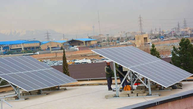 آمارها از رسیدن ظرفیت نیروگاه‌های برق تجدید پذیر ایران به رقم ۸۵۹.۱۷ مگاوات حکایت دارد که 50 درصد آن سهم نیروگاه‌های خورشیدی است.