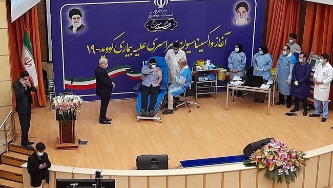 برنامه واکسیناسیون علیه بیماری کووید ۱۹ در کشور، با برگزاری مراسمی در بیمارستان امام خمینی(ره) آغاز شد.