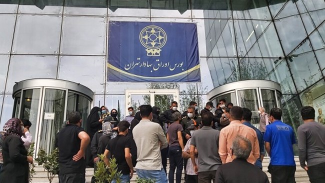 جمعی از روسای کمیسیون‌های تخصصی اتاق ایران با ارسال نامه‌ای به دهقان دهنوی، رئیس سازمان بورس و اوراق بهادار، پیشنهادهای خود را جهت بهبود عملکرد بازار سرمایه ارائه دادند.