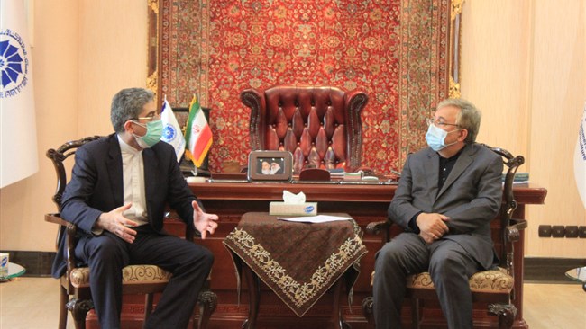 رئیس اتاق تبریز در دیدار با سفیر ایران در تفلیس، واردات از کشورهای دیگر در کنار صادرات با آنها را از اصولی عنوان کرد که غفلت از آن به محدودیت تجارت خارجی منجر شده است.