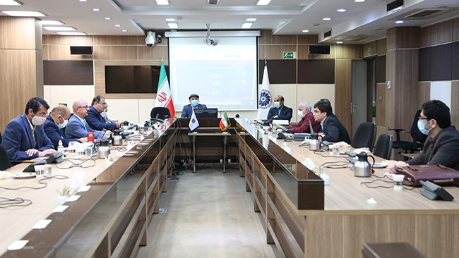 حمیدرضا صالحی می‌گوید: مهمترین مشکل حوزه برق این است که هنوز قیمت‌ها واقعی نیست. باید  همزمان با واقعی شدن قیمت‌ها، مسیر برای سرمایه‌گذاری بخش خصوصی هموار شود.