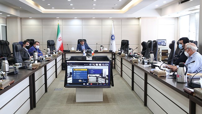 در نشست کمیسیون انرژی اتاق ایران دلایل عدم اجرای طرح‌های ماده 12 قانون رفع موانع تولید بررسی شد. با تنظیم شیوه‌‌نامه‌های اجرایی بخش خصوصی بتواند از این ظرفیت‌ها استفاده کند.