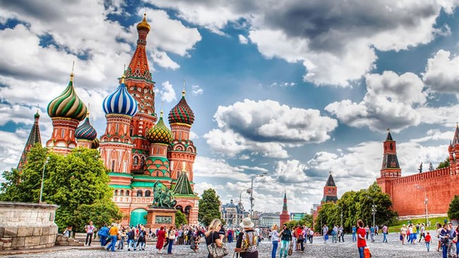 رئیس اتحادیه سفر و گردشگری روسیه گفت: روسیه برای احیای صنعت گردشگری پکیج‌های مسافرتی واکسیناسیون گردشگران را طراحی کرده است.