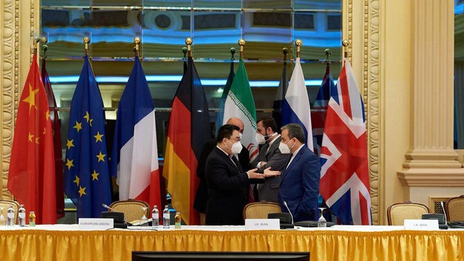 در سومین گزارش پایش تحولات تجارت جهانی، آینده ایران در عرصه سیاست بین‌الملل و پیامدهای دستیابی یا عدم دستیابی به توافق هسته‌ای مورد بررسی قرار گرفته است.