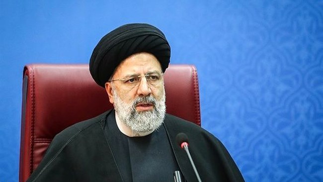 رئیس جمهوری گفت: امنیت «سرمایه» و «سرمایه‌گذار» در دولت سیزدهم تضمین و زمینه سرمایه‌گذاری ایرانیان در داخل کشور از جمله تسهیل و تسریع صدور مجوزها فراهم شده است.
