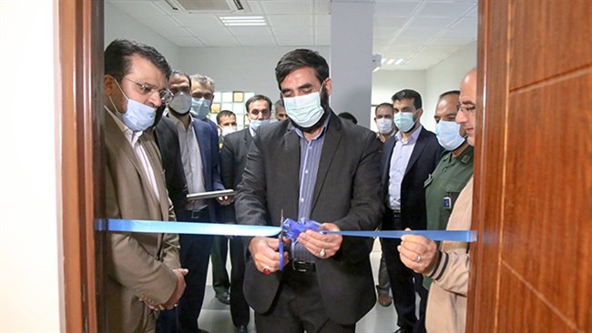 با حضور رئیس سازمان بسیج اصناف، بازاریان، تجار و فعالان اقتصادی، دفتر بسیج تجار در اتاق خرم آباد افتتاح شد.