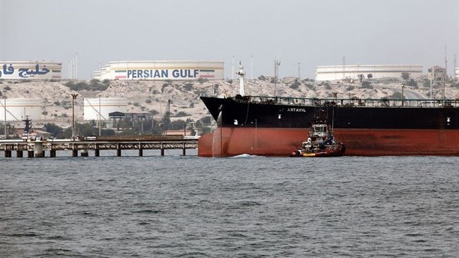 گمرک چین برای اولین بار در یک سال اخیر با انتشار آمار رسمی، خرید 1.9 میلیون بشکه نفت از ایران در سایه تحریم‌های آمریکا را تائید کرد.