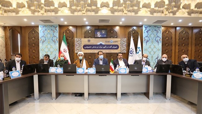 شورای گفت‌وگوی اصفهان بانک‌های استان را ملزم کرد 85 درصد از منابع جذب شده را به تولید اختصاص دهند. به گفته مسعود گلشیرازی، رئیس اتاق اصفهان در شرایط فعلی این عدد فقط 58 درصد است.