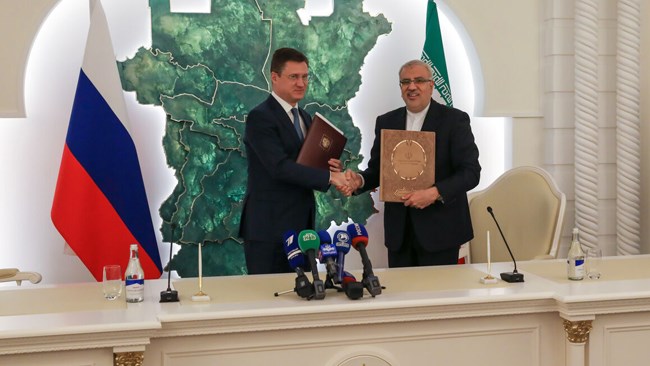 ایران و روسیه در شانزدهمین نشست کمیسیون مشترک اقتصادی با هدف گسترش روابط دو کشور چهار سند همکاری امضا کردند.