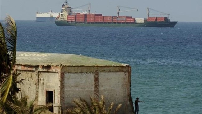 با برقراری خط مستقیم کشتیرانی برای حمل کالا میان ایران و ونزوئلا، کشتی گلسان این هفته به بنادر این کشور اعزام خواهد شد. اما برقرار ماندن این خط مستقیم به میزان استقبال تجار بستگی خواهد داشت.